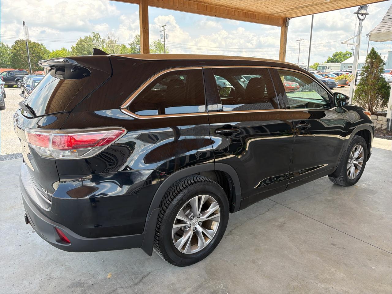 Toyota Highlander AWD 4dr V6 XLE (Natl) 2015
