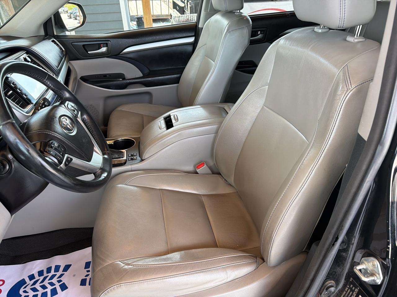 Toyota Highlander AWD 4dr V6 XLE (Natl) 2015