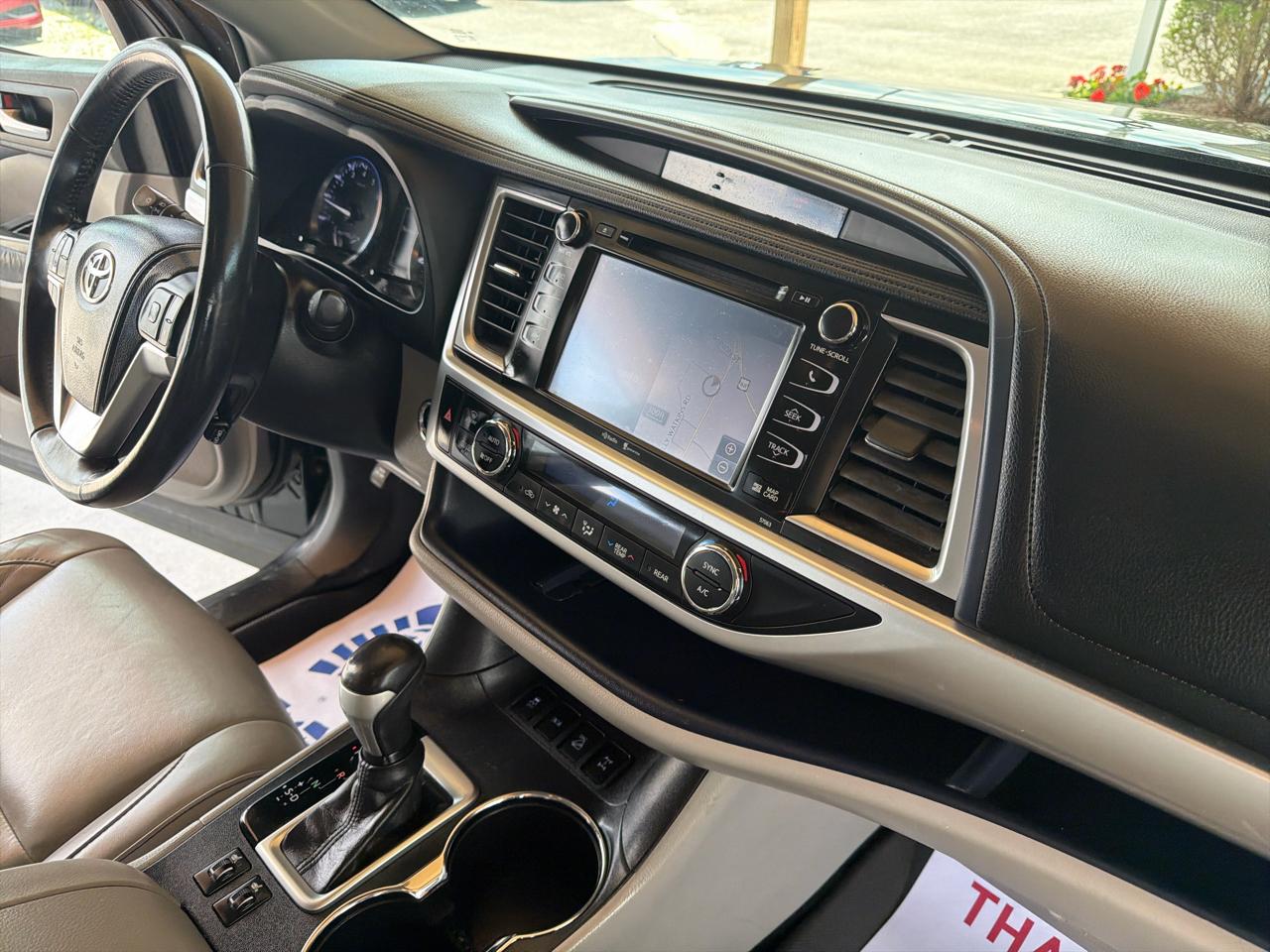 Toyota Highlander AWD 4dr V6 XLE (Natl) 2015