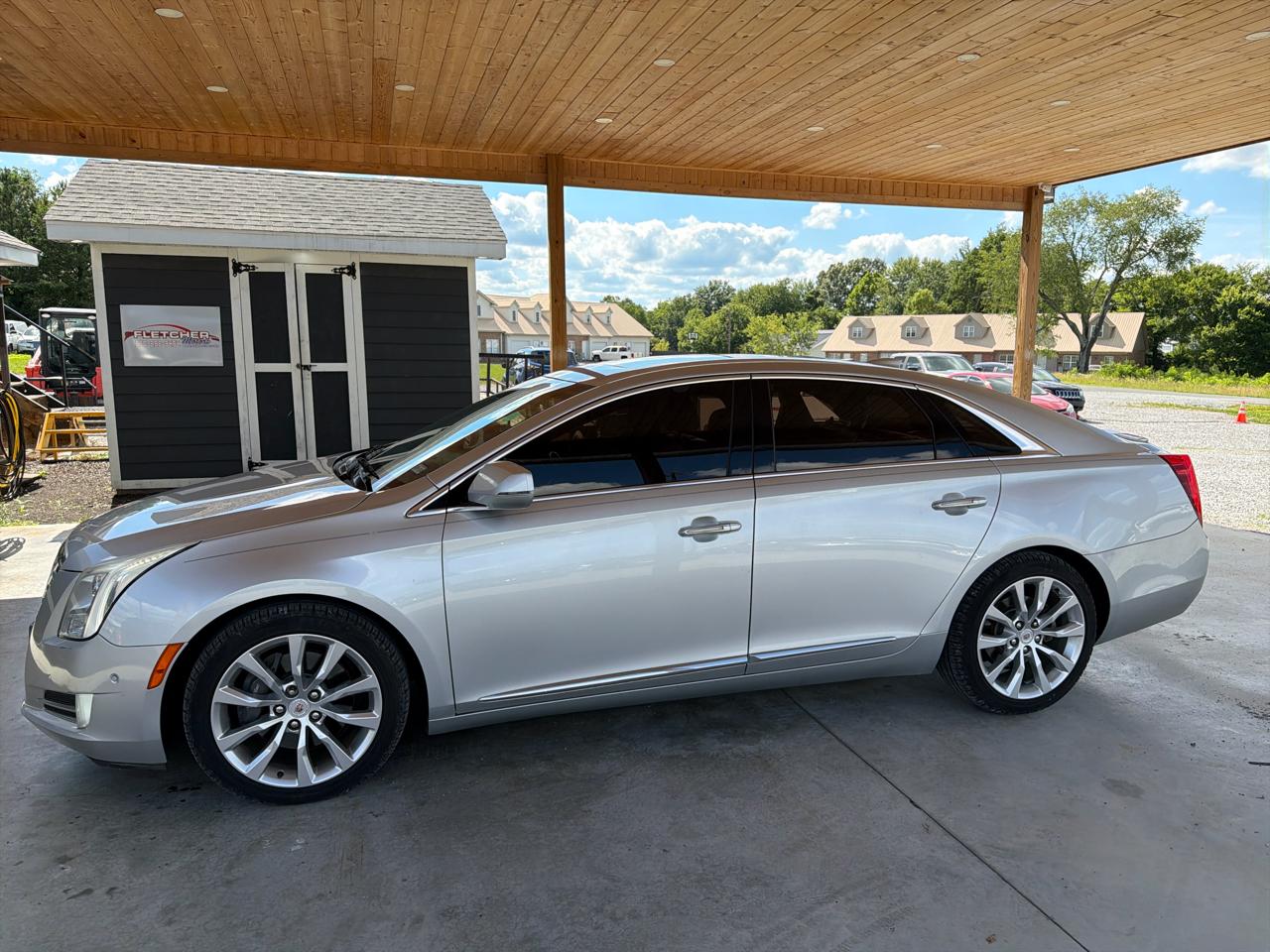 Cadillac XTS 4dr Sdn Luxury FWD 2015