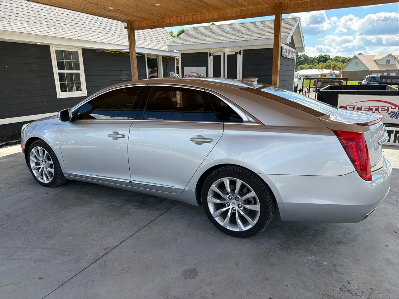 Cadillac XTS 4dr Sdn Luxury FWD 2015