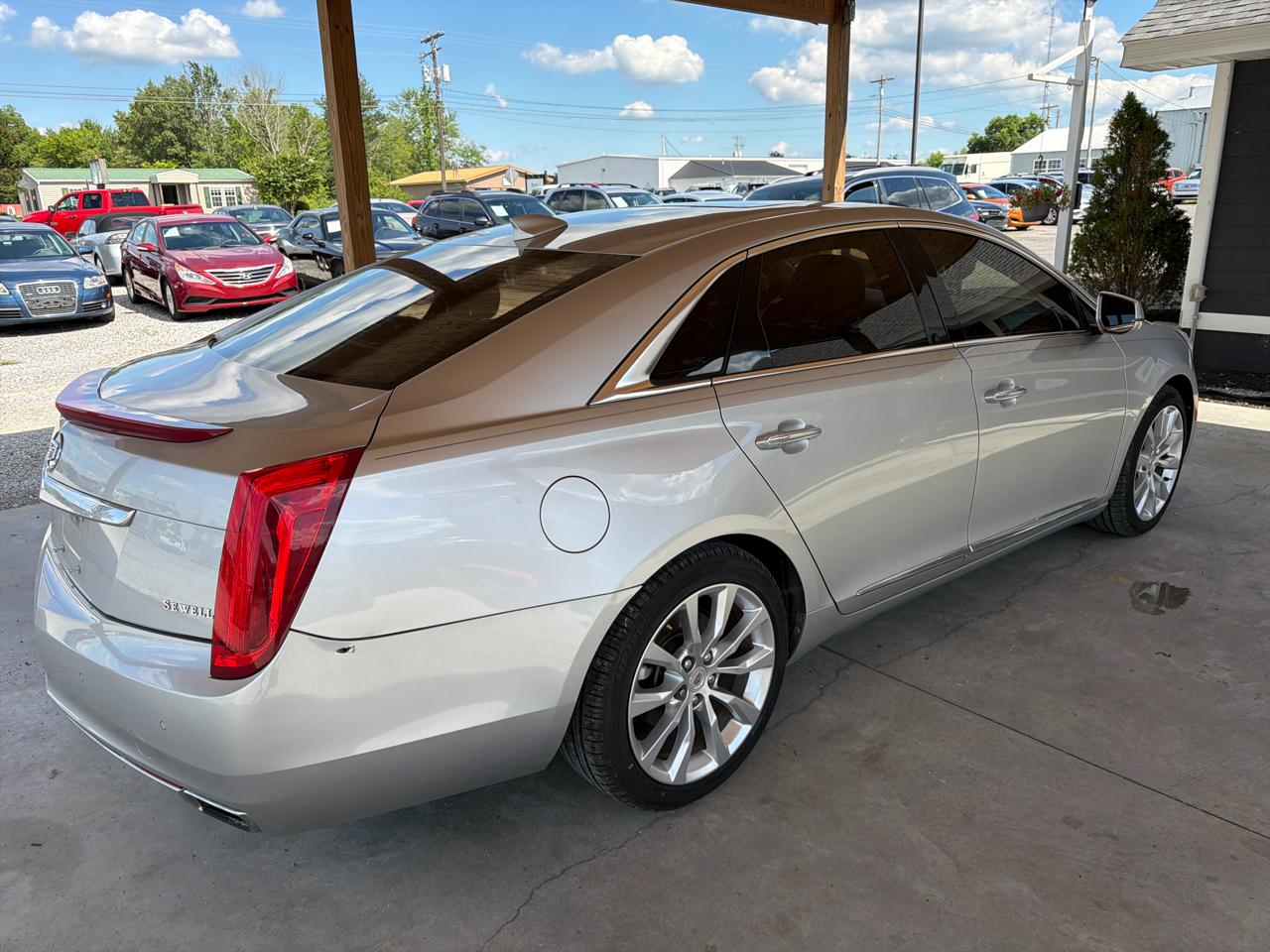 Cadillac XTS 4dr Sdn Luxury FWD 2015