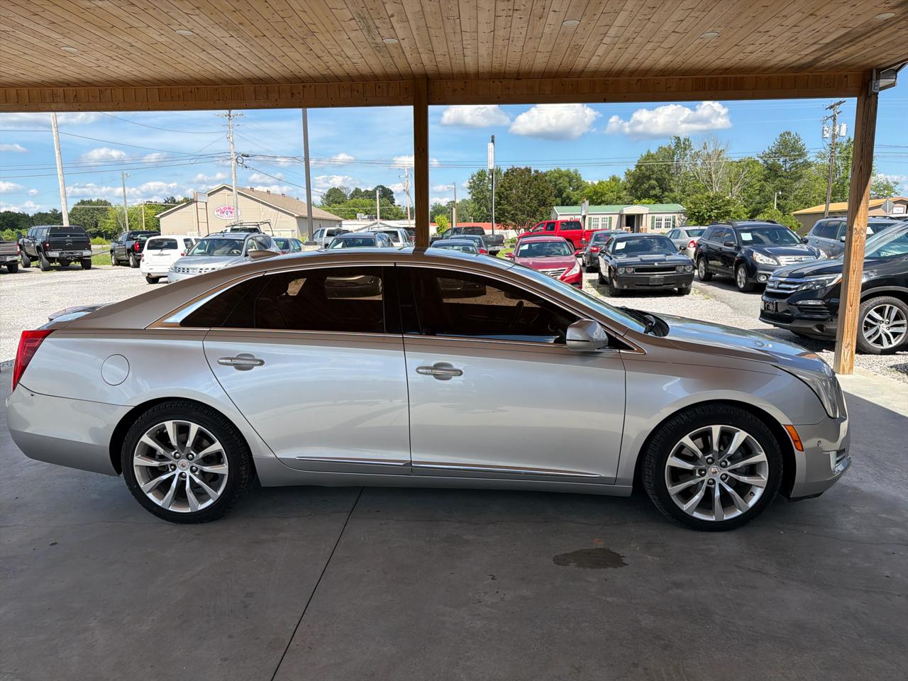 Cadillac XTS 4dr Sdn Luxury FWD 2015