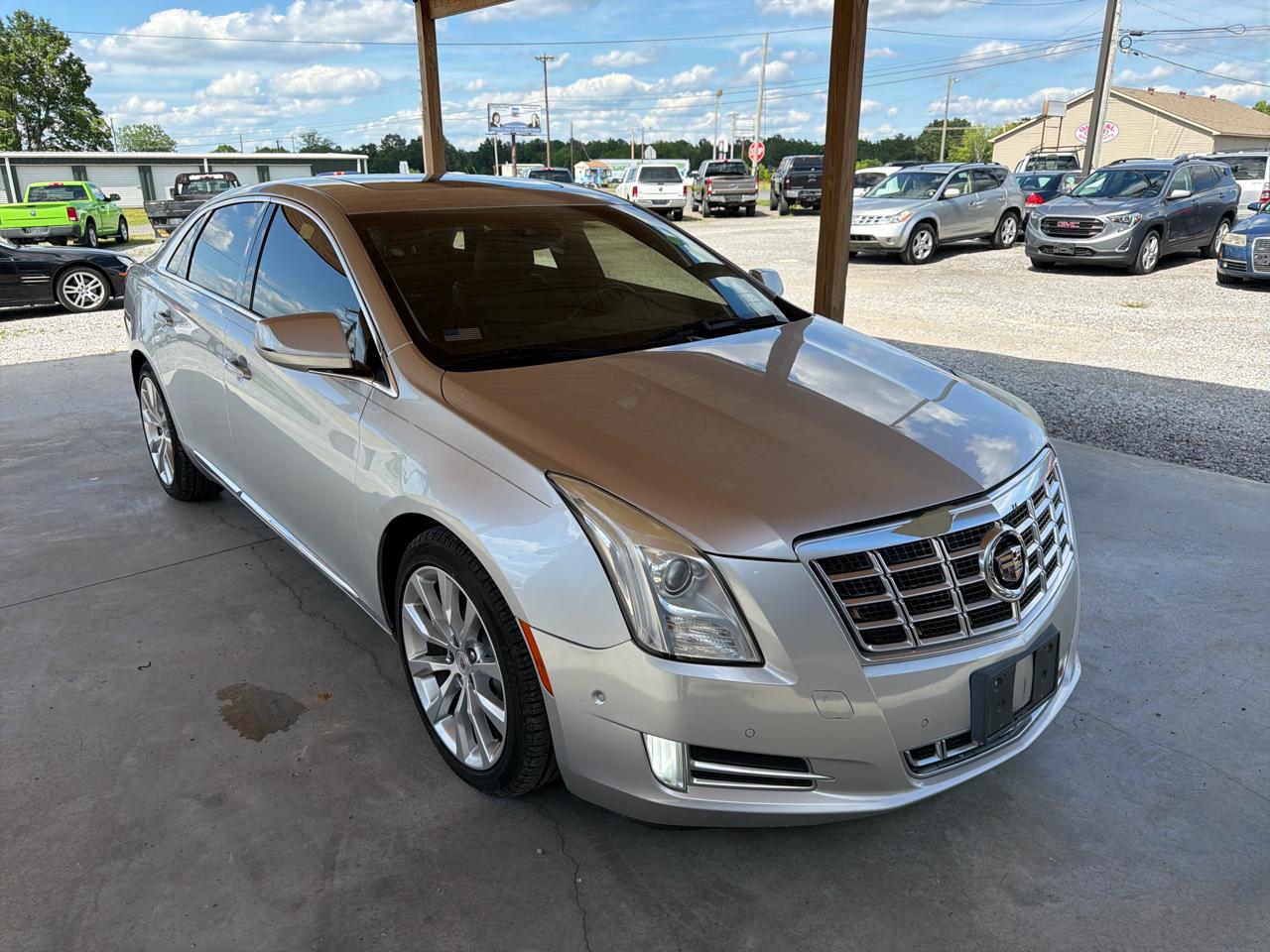 Cadillac XTS 4dr Sdn Luxury FWD 2015