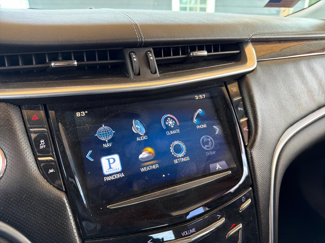 Cadillac XTS 4dr Sdn Luxury FWD 2015