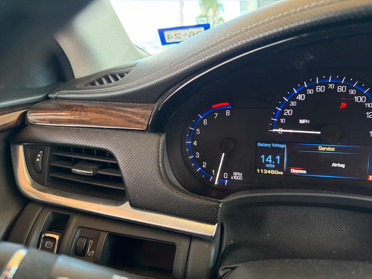 Cadillac XTS 4dr Sdn Luxury FWD 2015