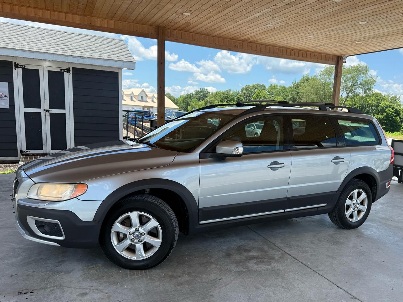 Volvo XC70 4dr Wgn 3.2L w/Sunroof 2009