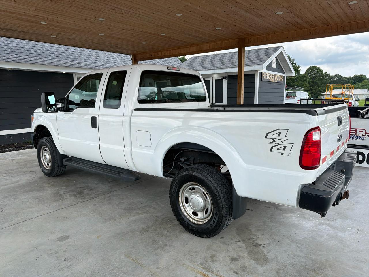 Ford Super Duty F-250 SRW 4WD SuperCab 142" XL 2016