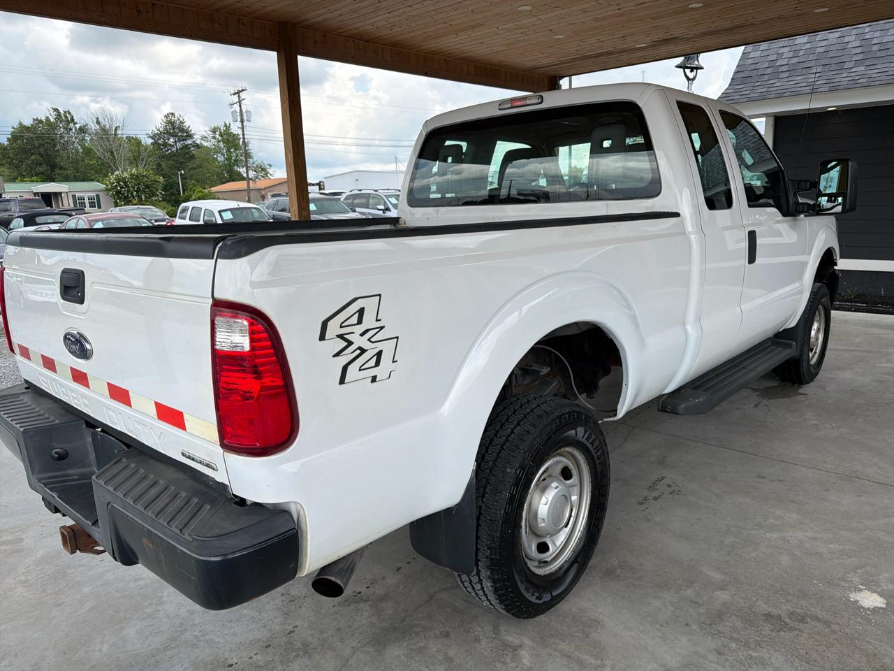 Ford Super Duty F-250 SRW 4WD SuperCab 142" XL 2016