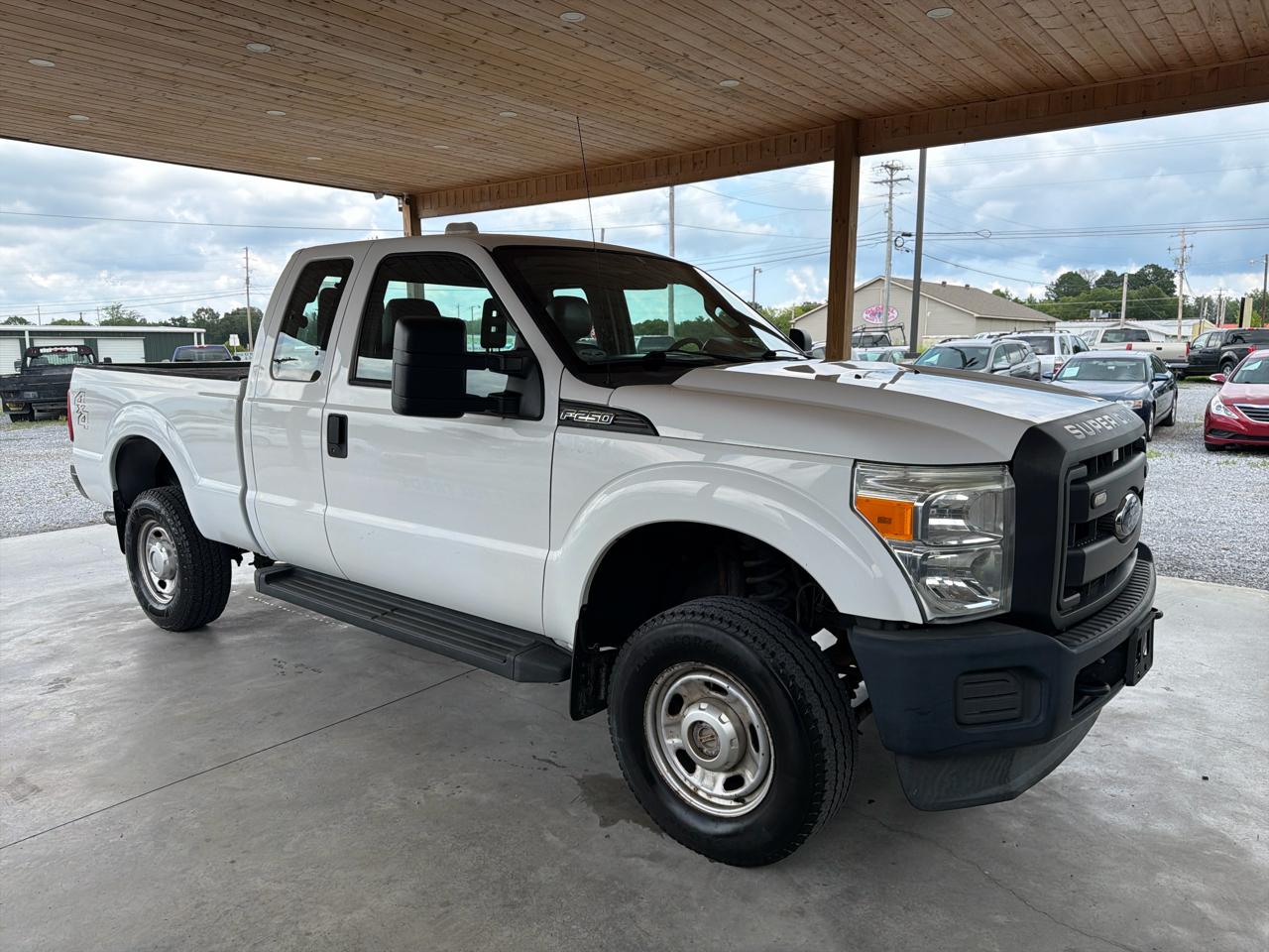 Ford Super Duty F-250 SRW 4WD SuperCab 142" XL 2016