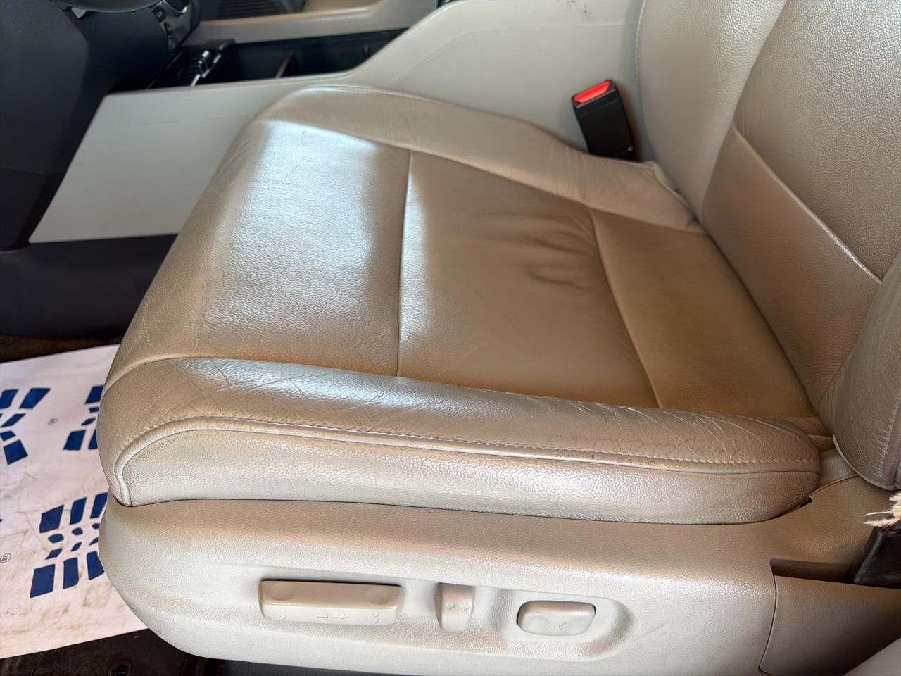 Honda Pilot 2WD 4dr Touring w/RES & Navi 2015