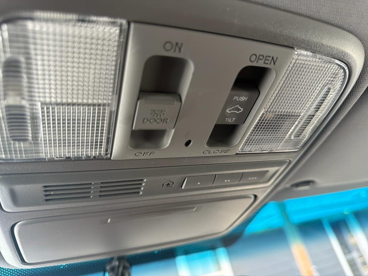 Honda Pilot 2WD 4dr Touring w/RES & Navi 2015