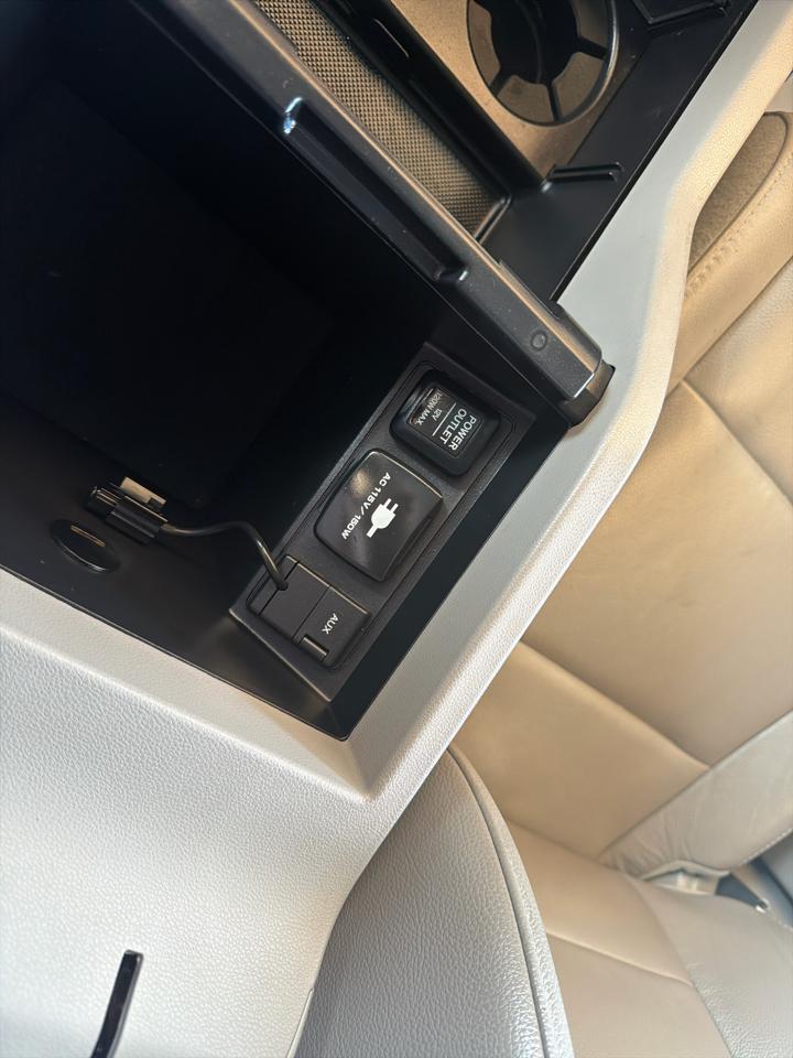 Honda Pilot 2WD 4dr Touring w/RES & Navi 2015