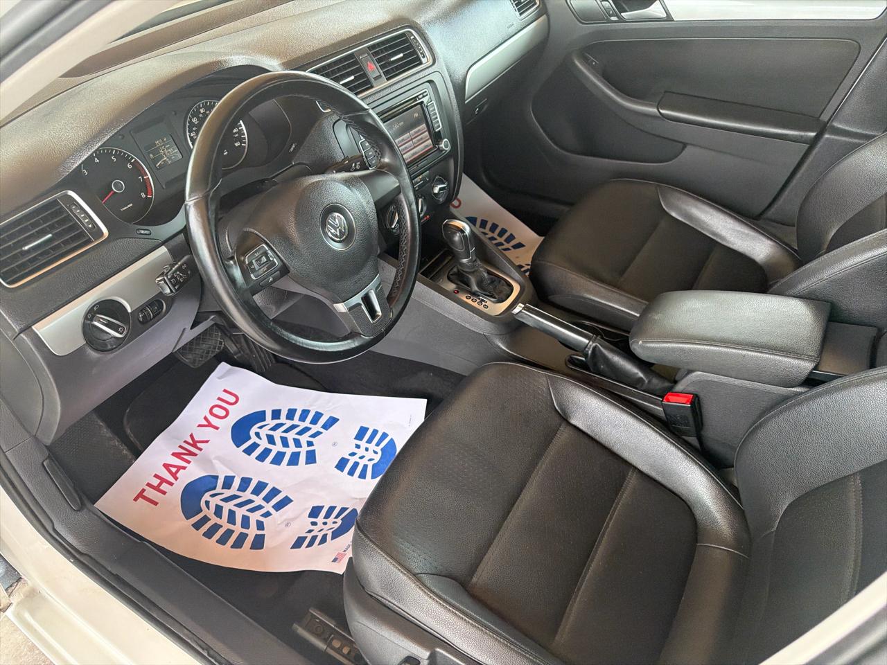 Volkswagen Jetta Sedan 4dr Auto SE PZEV 2013