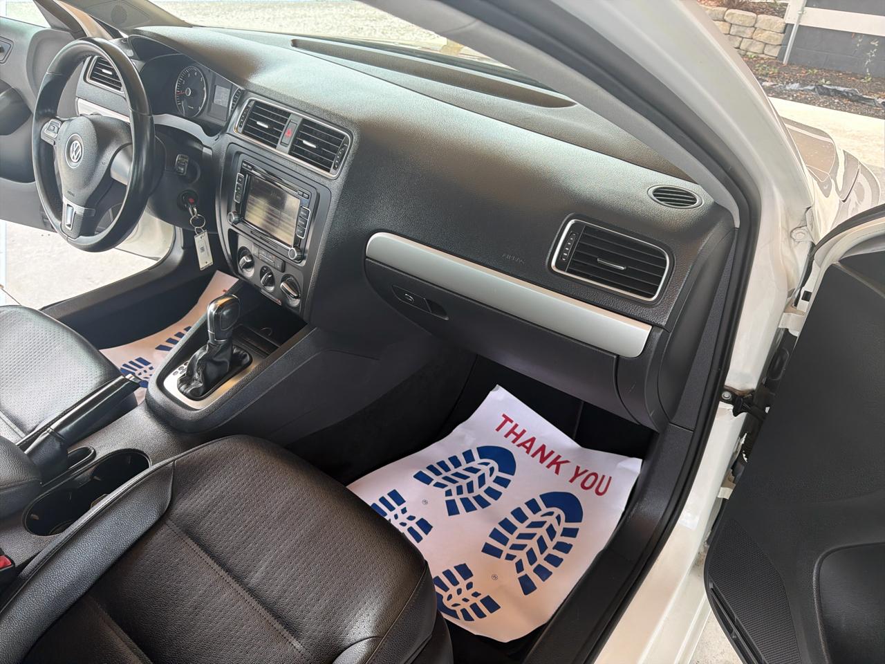 Volkswagen Jetta Sedan 4dr Auto SE PZEV 2013