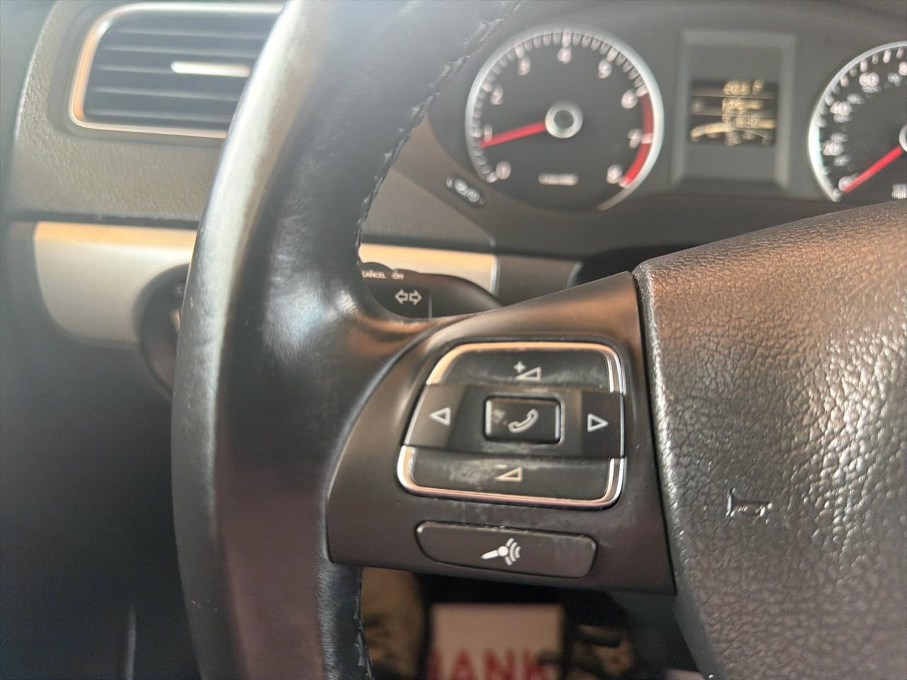 Volkswagen Jetta Sedan 4dr Auto SE PZEV 2013