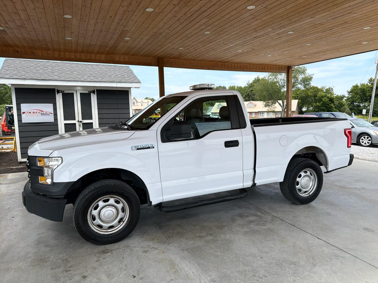 Ford F-150 2WD Reg Cab 141" XLT 2015
