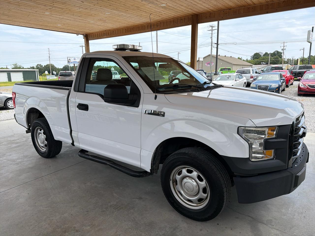 Ford F-150 2WD Reg Cab 141" XLT 2015