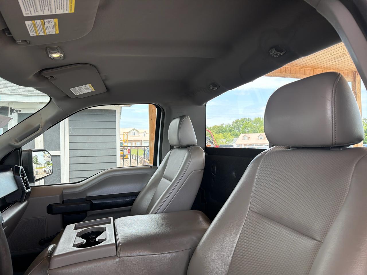 Ford F-150 2WD Reg Cab 141" XLT 2015