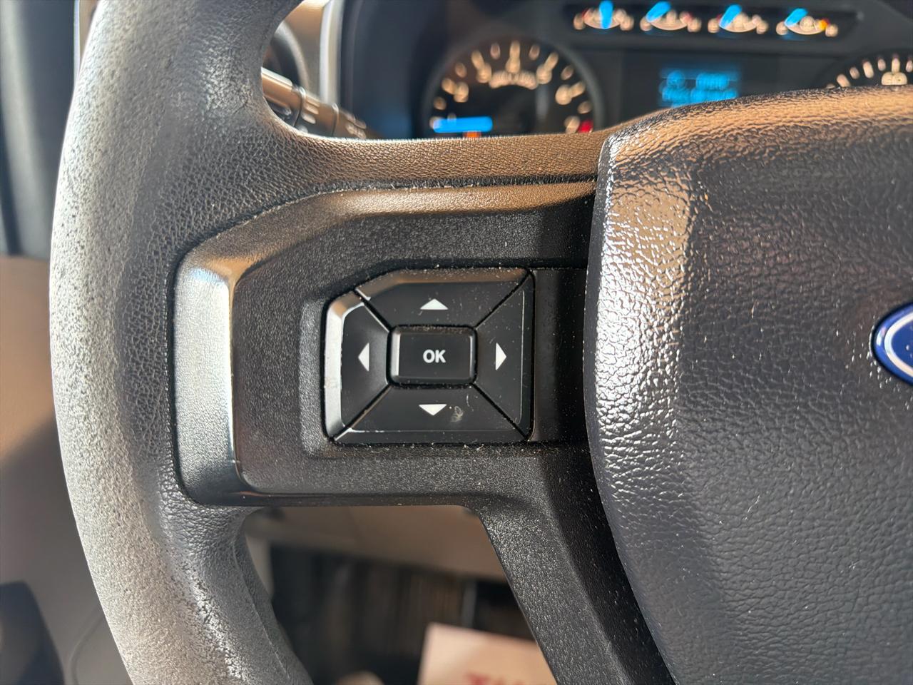 Ford F-150 2WD Reg Cab 141" XLT 2015