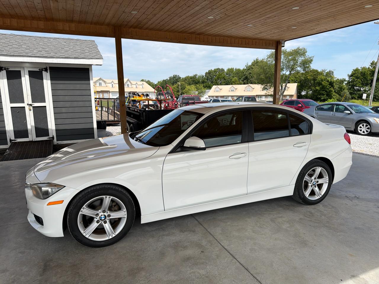 BMW 3 Series 4dr Sdn 328i RWD 2014