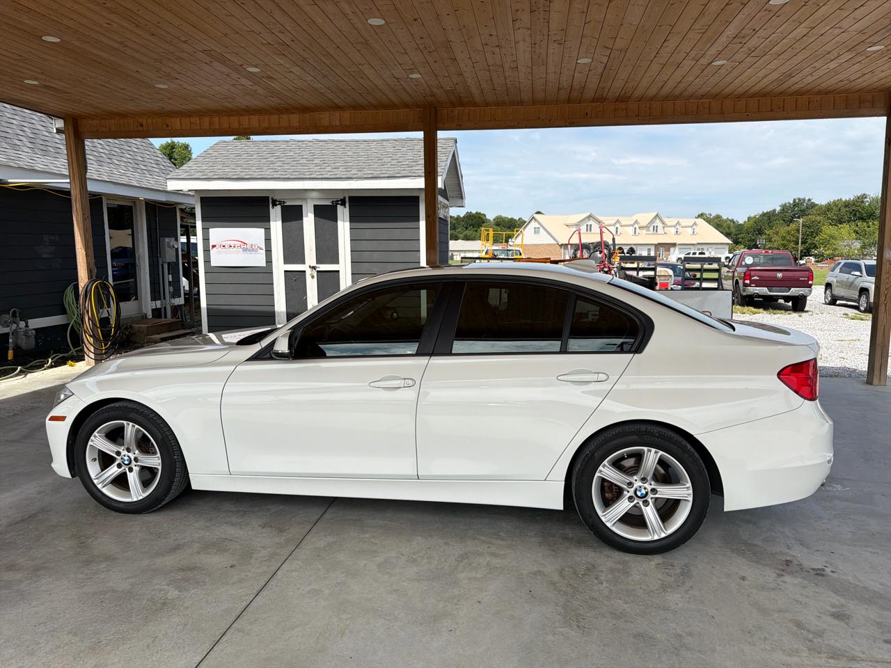 BMW 3 Series 4dr Sdn 328i RWD 2014