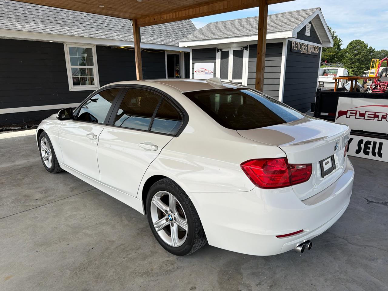 BMW 3 Series 4dr Sdn 328i RWD 2014