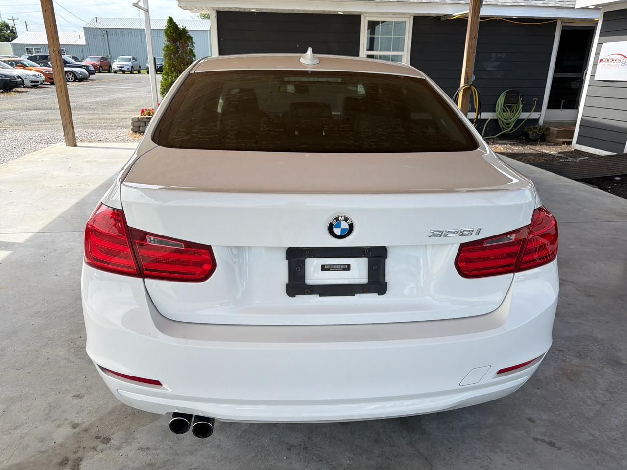 BMW 3 Series 4dr Sdn 328i RWD 2014