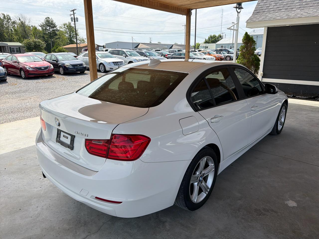 BMW 3 Series 4dr Sdn 328i RWD 2014