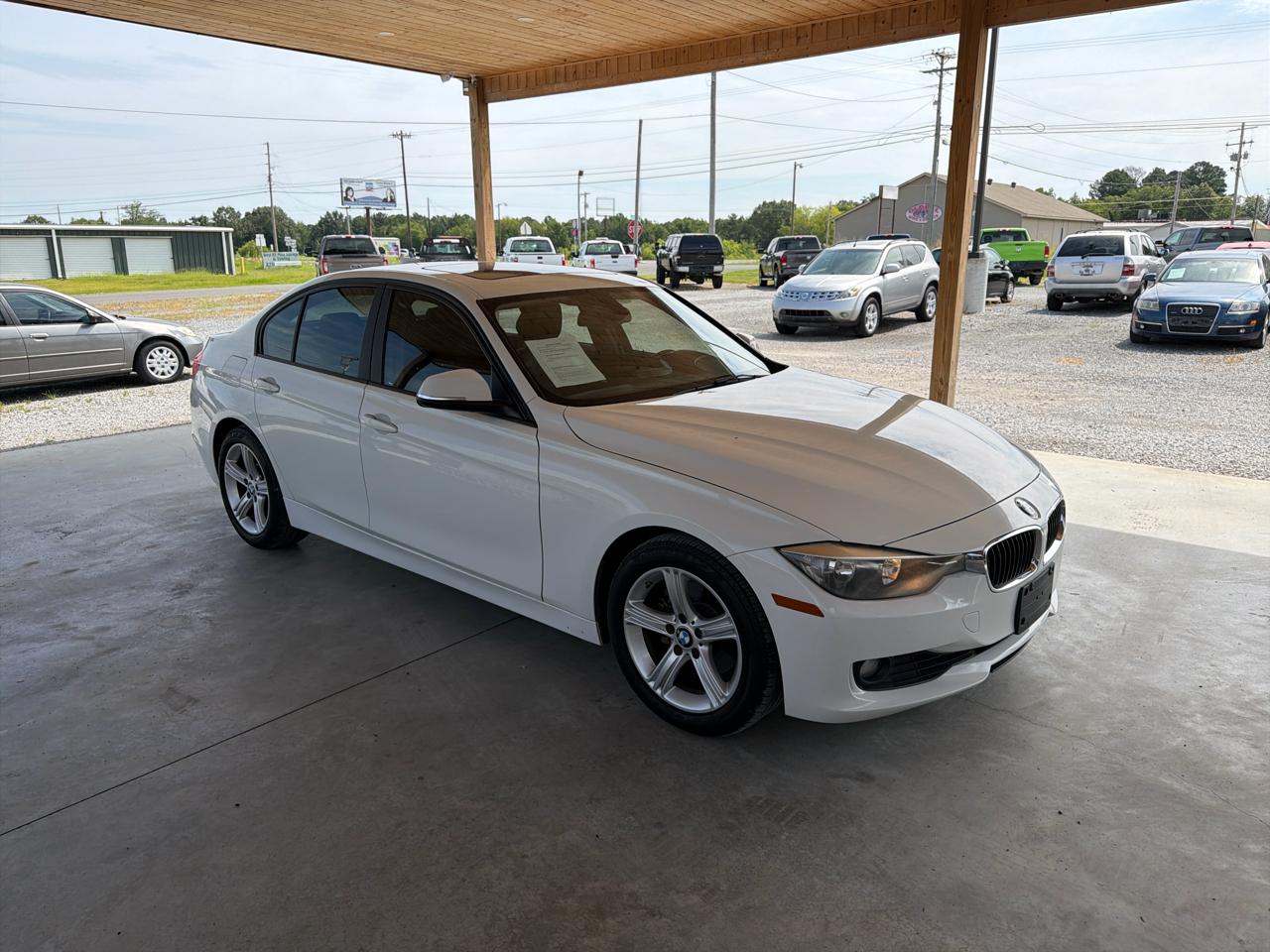BMW 3 Series 4dr Sdn 328i RWD 2014