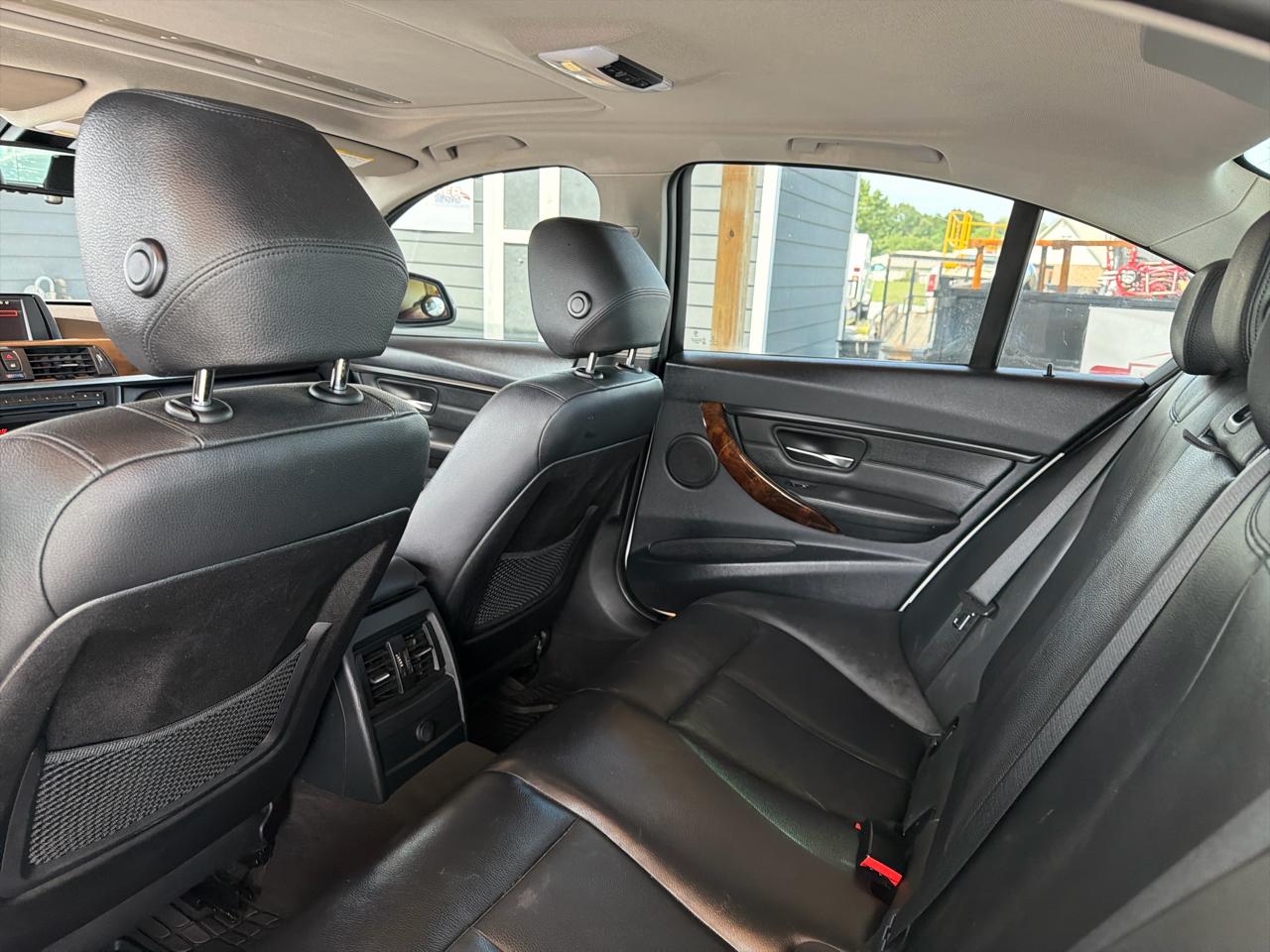 BMW 3 Series 4dr Sdn 328i RWD 2014