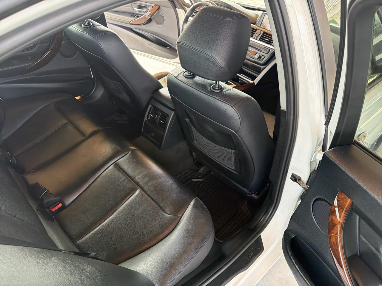 BMW 3 Series 4dr Sdn 328i RWD 2014