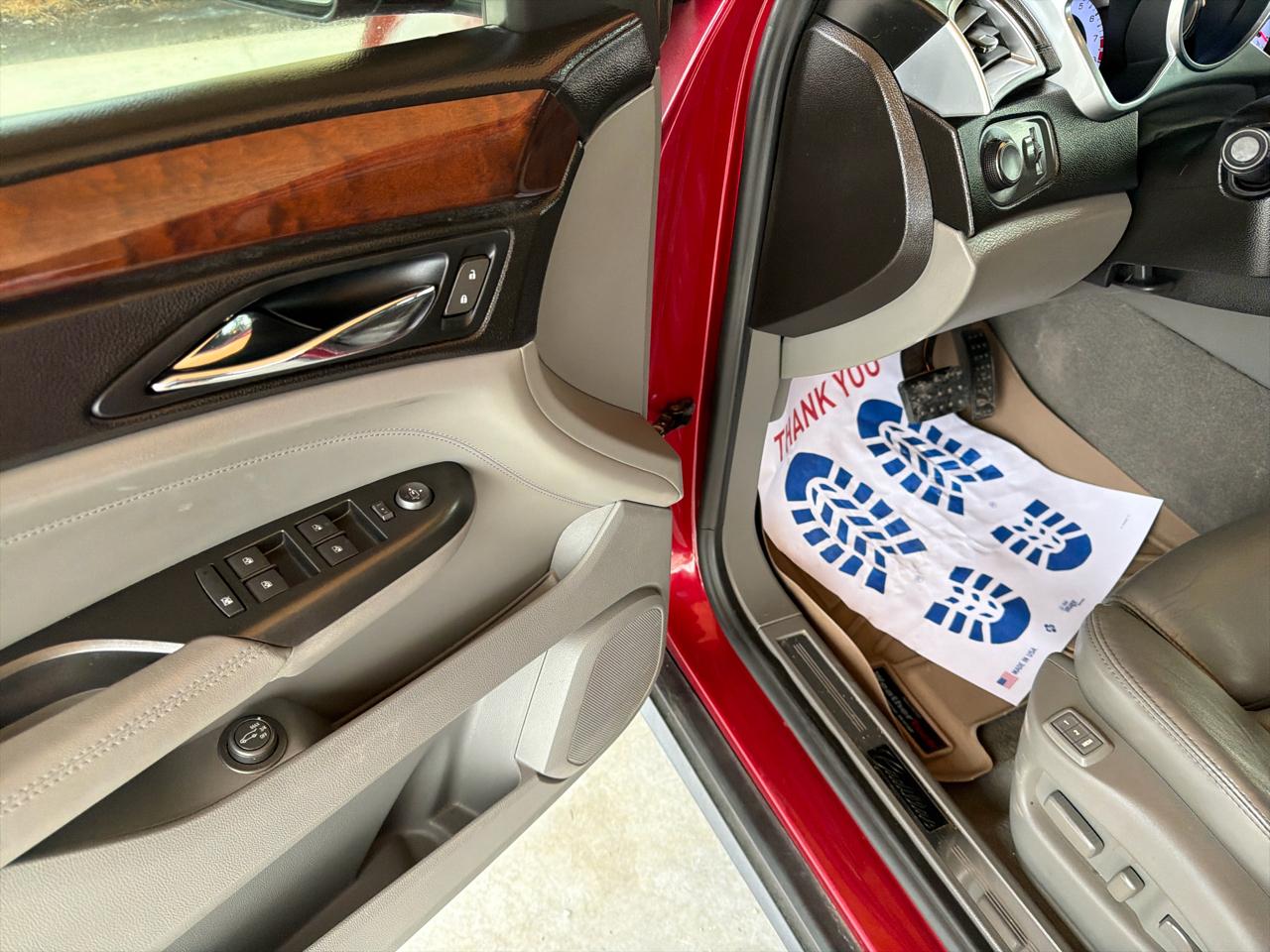Cadillac SRX FWD 4dr Luxury Collection 2012
