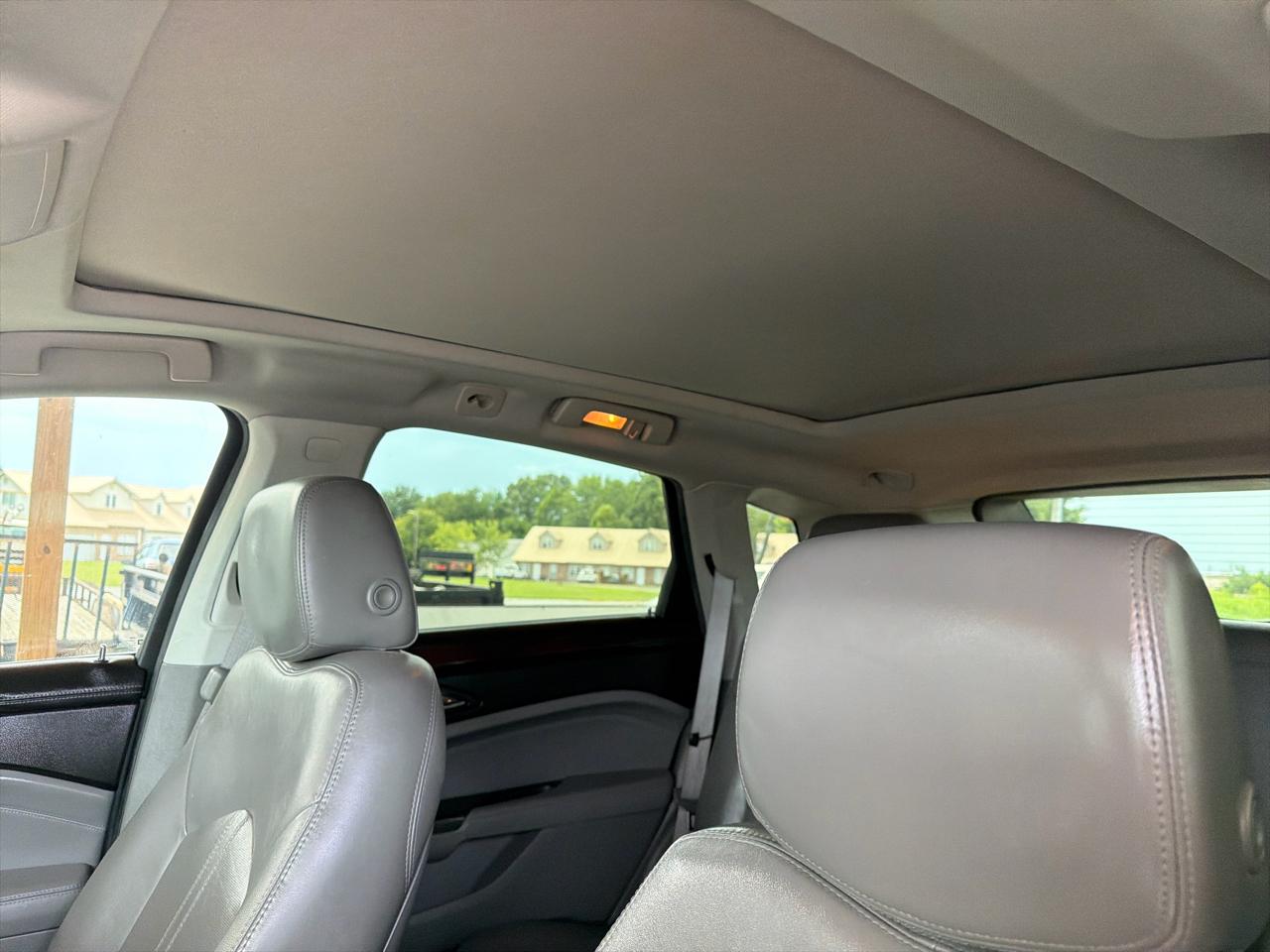 Cadillac SRX FWD 4dr Luxury Collection 2012