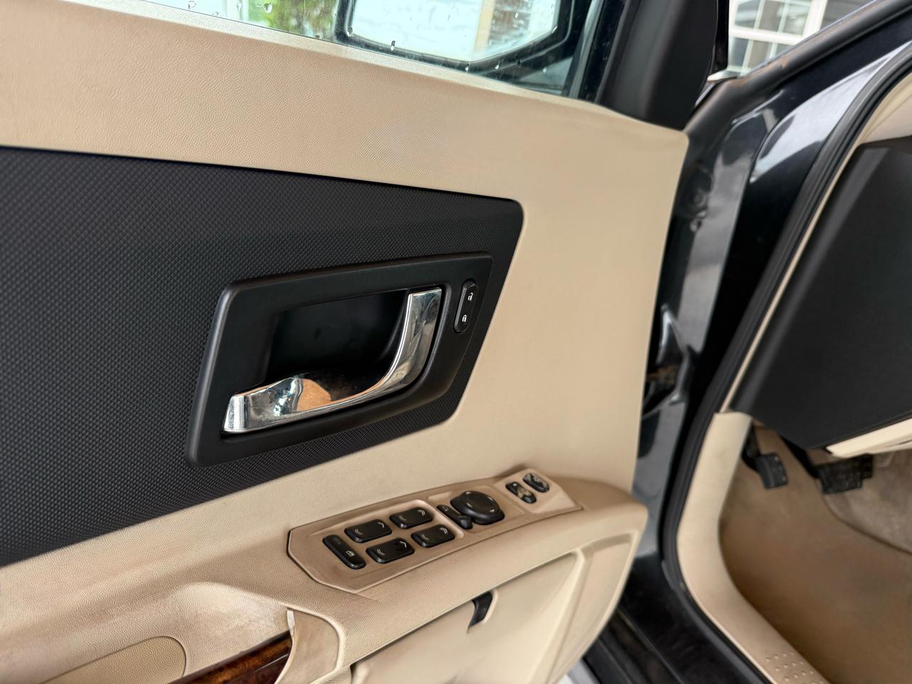 Cadillac SRX 4dr V8 SUV 2004