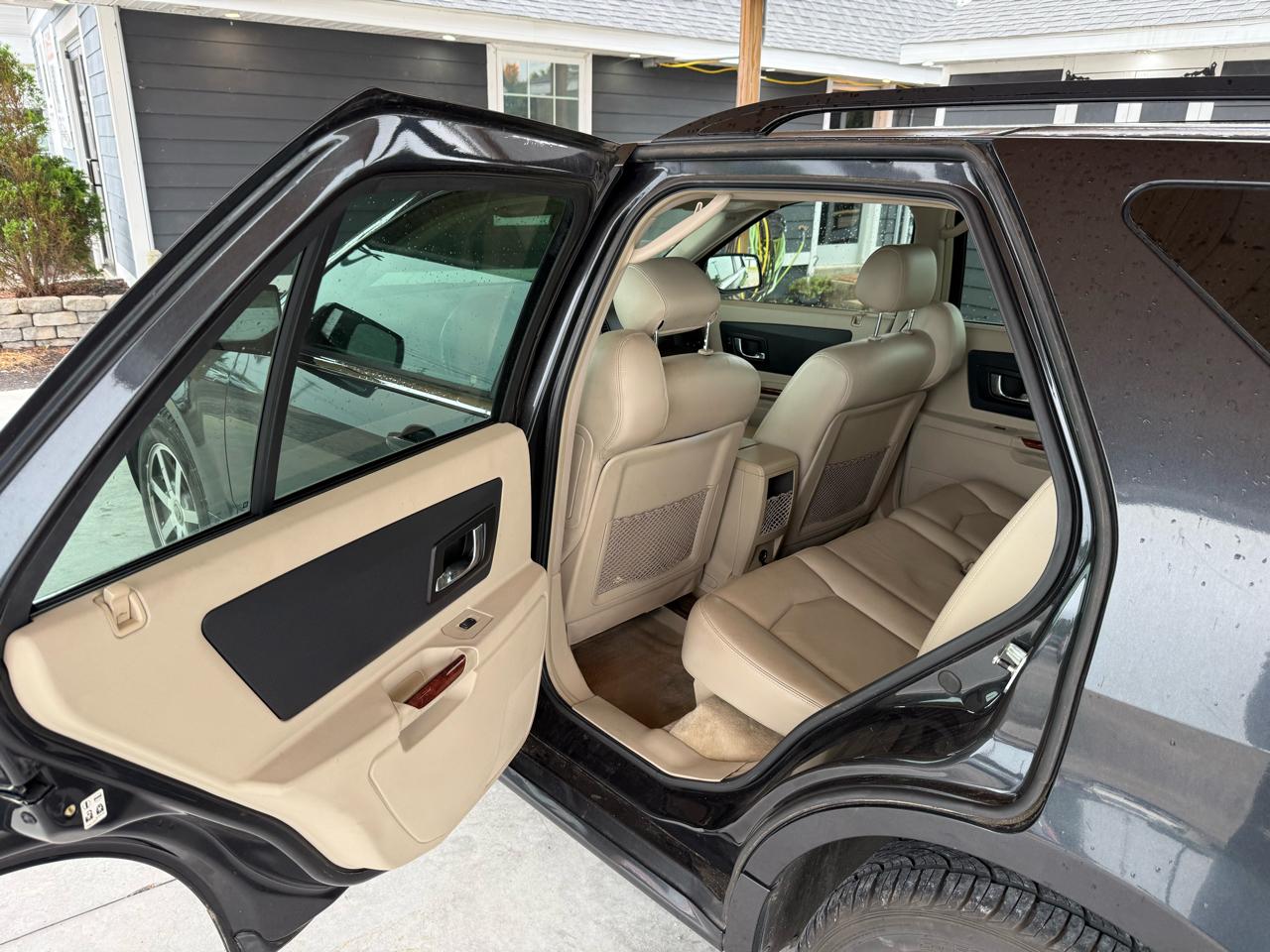 Cadillac SRX 4dr V8 SUV 2004