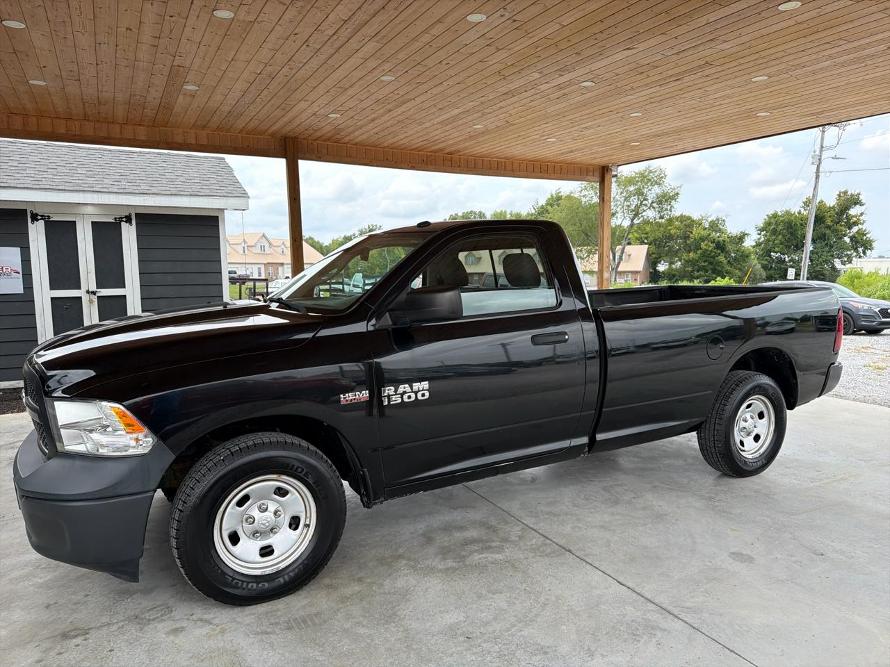 RAM 1500 2WD Reg Cab 140.5" Tradesman 2013