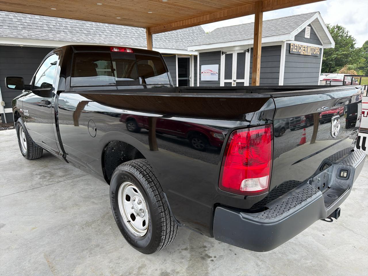 RAM 1500 2WD Reg Cab 140.5" Tradesman 2013