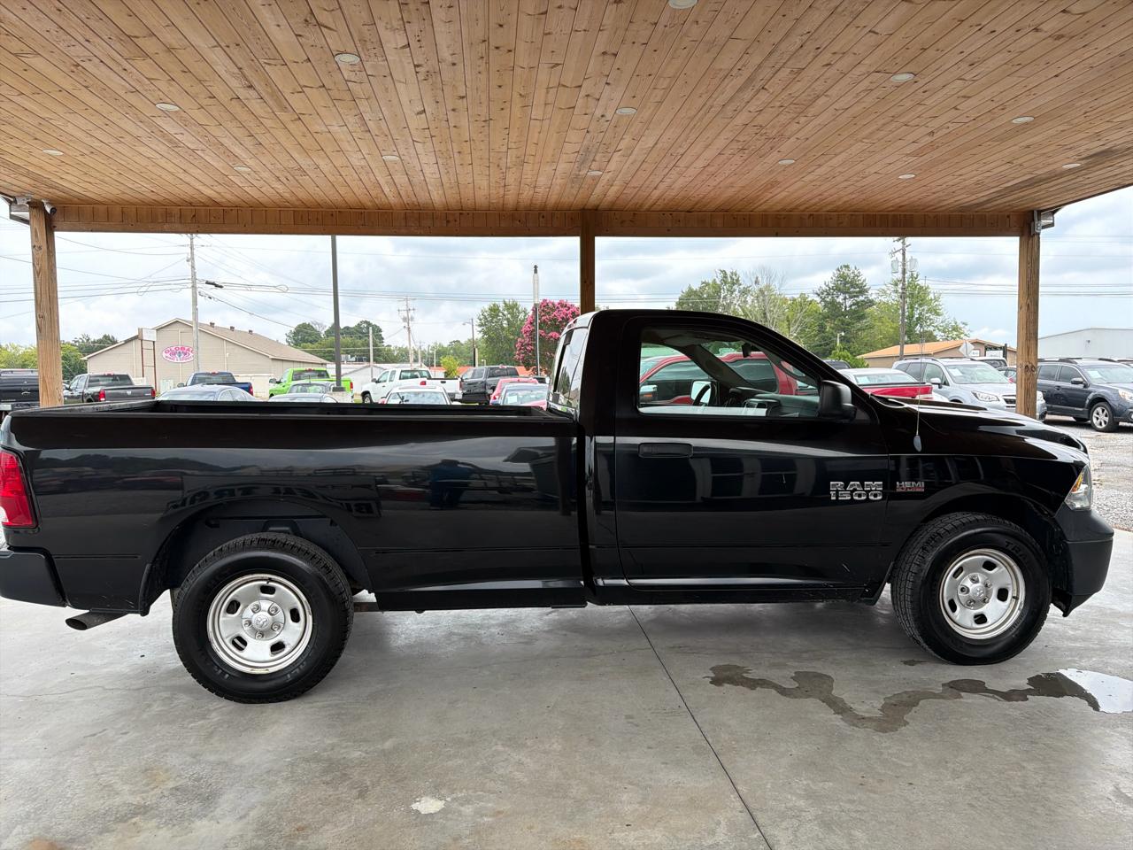 RAM 1500 2WD Reg Cab 140.5" Tradesman 2013
