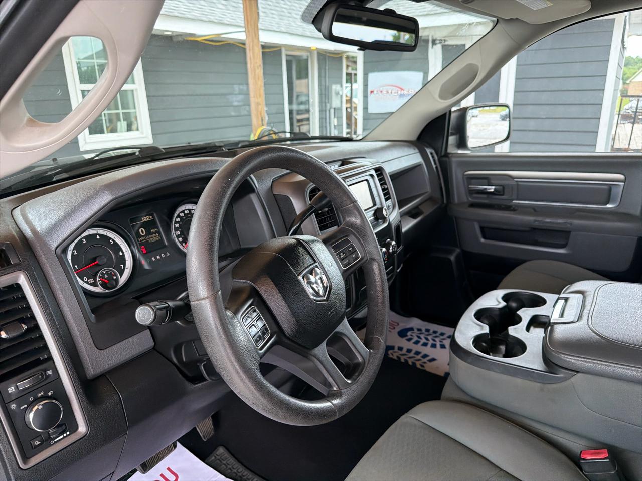 RAM 1500 2WD Reg Cab 140.5" Tradesman 2013