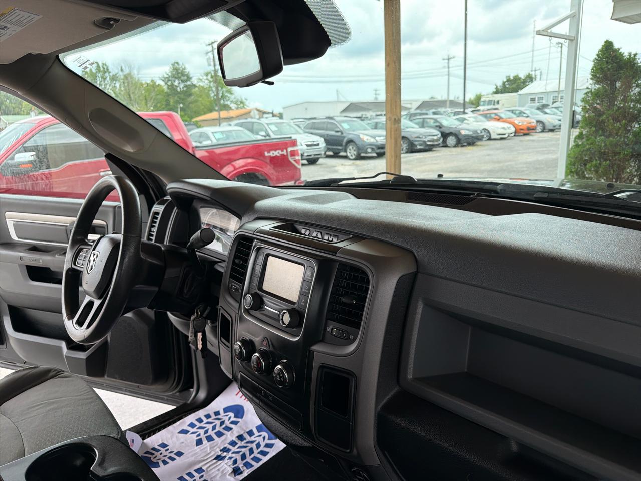 RAM 1500 2WD Reg Cab 140.5" Tradesman 2013