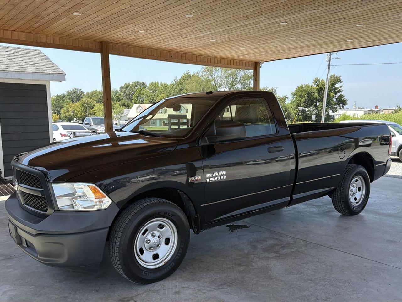 RAM 1500 2WD Reg Cab 140.5" Tradesman 2013