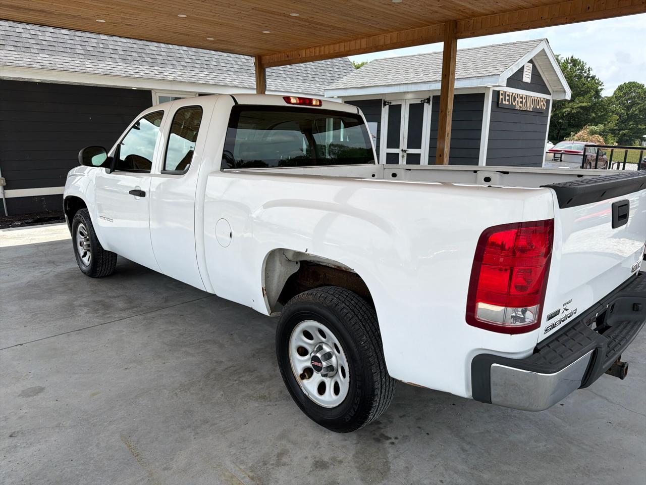 GMC Sierra 1500 2WD Ext Cab 143.5" Work Truck 2010