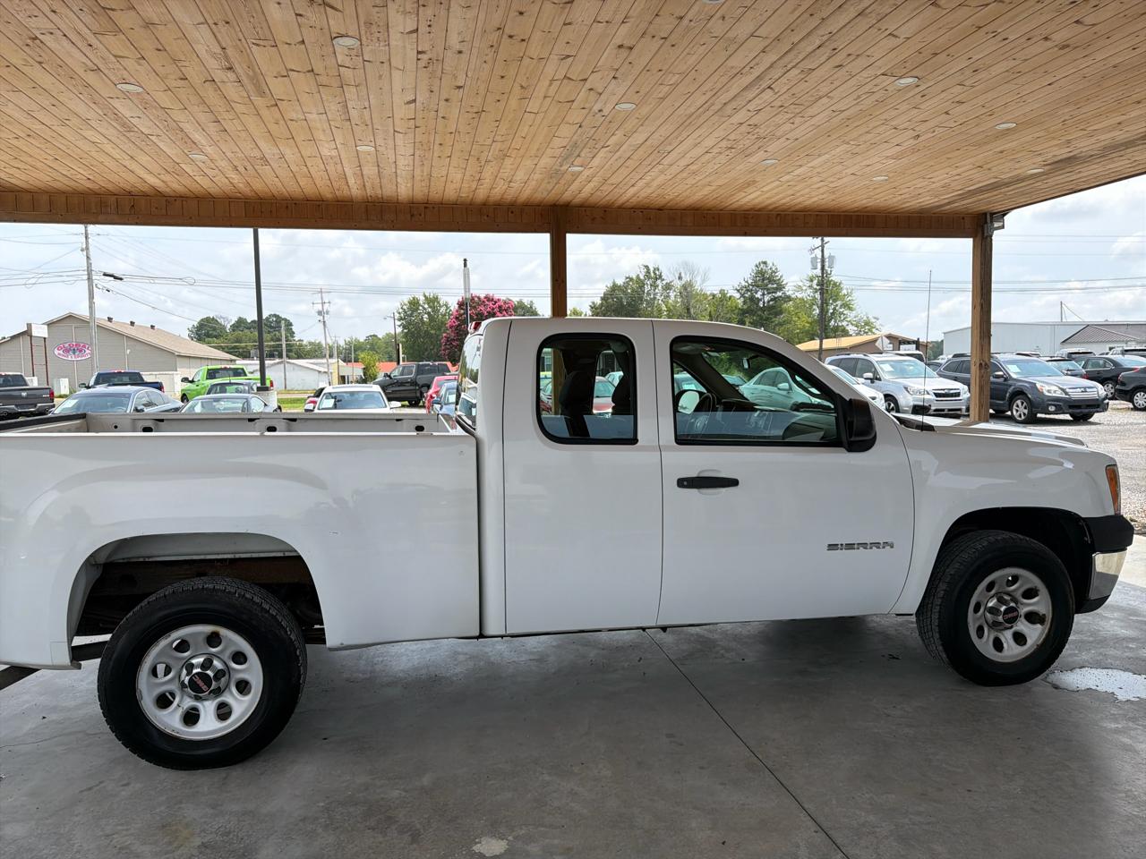 GMC Sierra 1500 2WD Ext Cab 143.5" Work Truck 2010