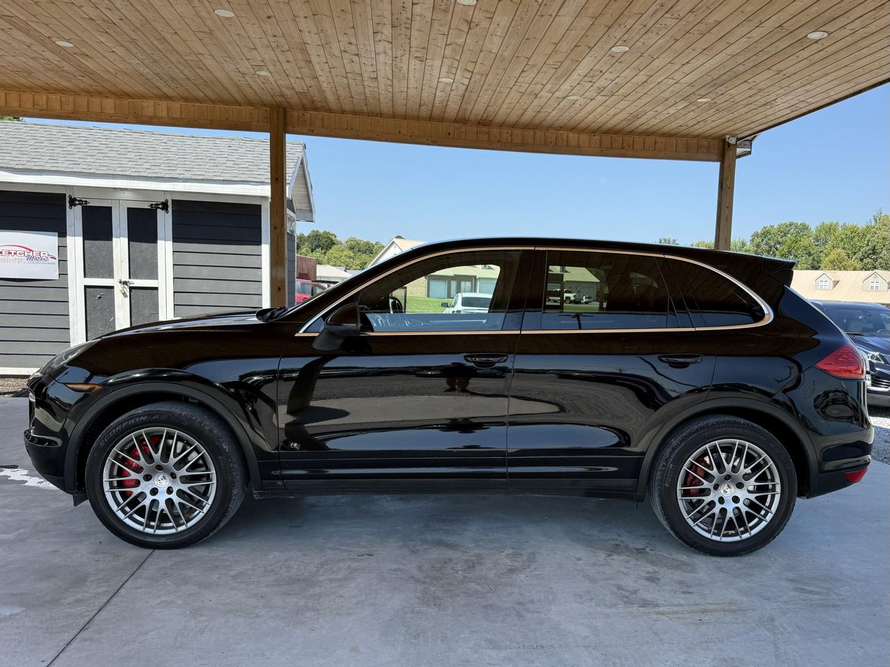 Porsche Cayenne AWD 4dr Turbo 2011
