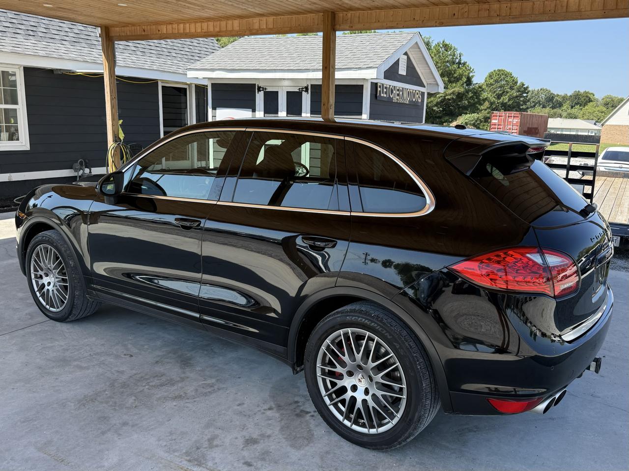 Porsche Cayenne AWD 4dr Turbo 2011