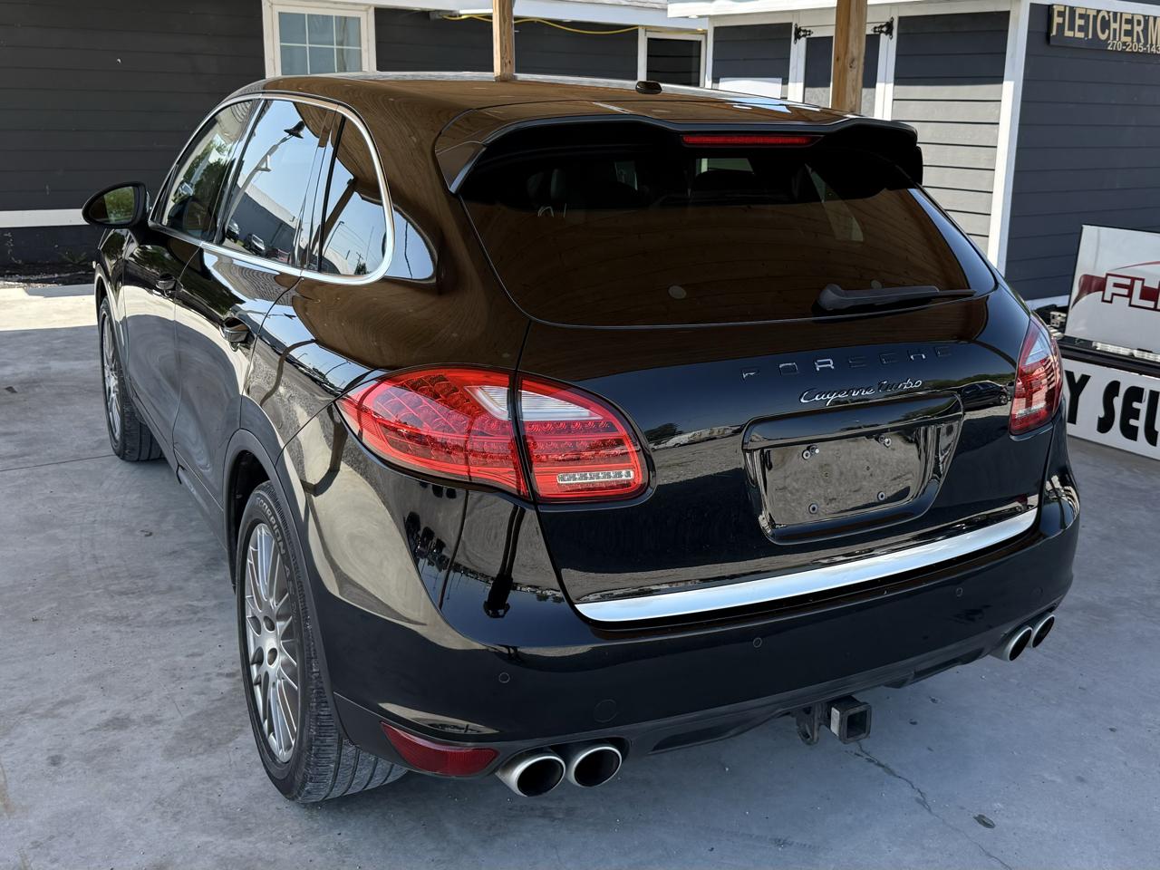 Porsche Cayenne AWD 4dr Turbo 2011