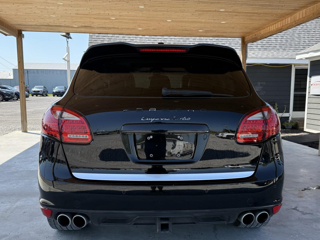 Porsche Cayenne AWD 4dr Turbo 2011