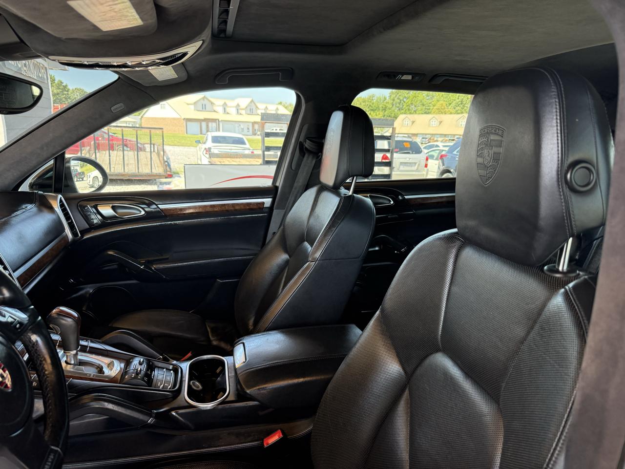 Porsche Cayenne AWD 4dr Turbo 2011