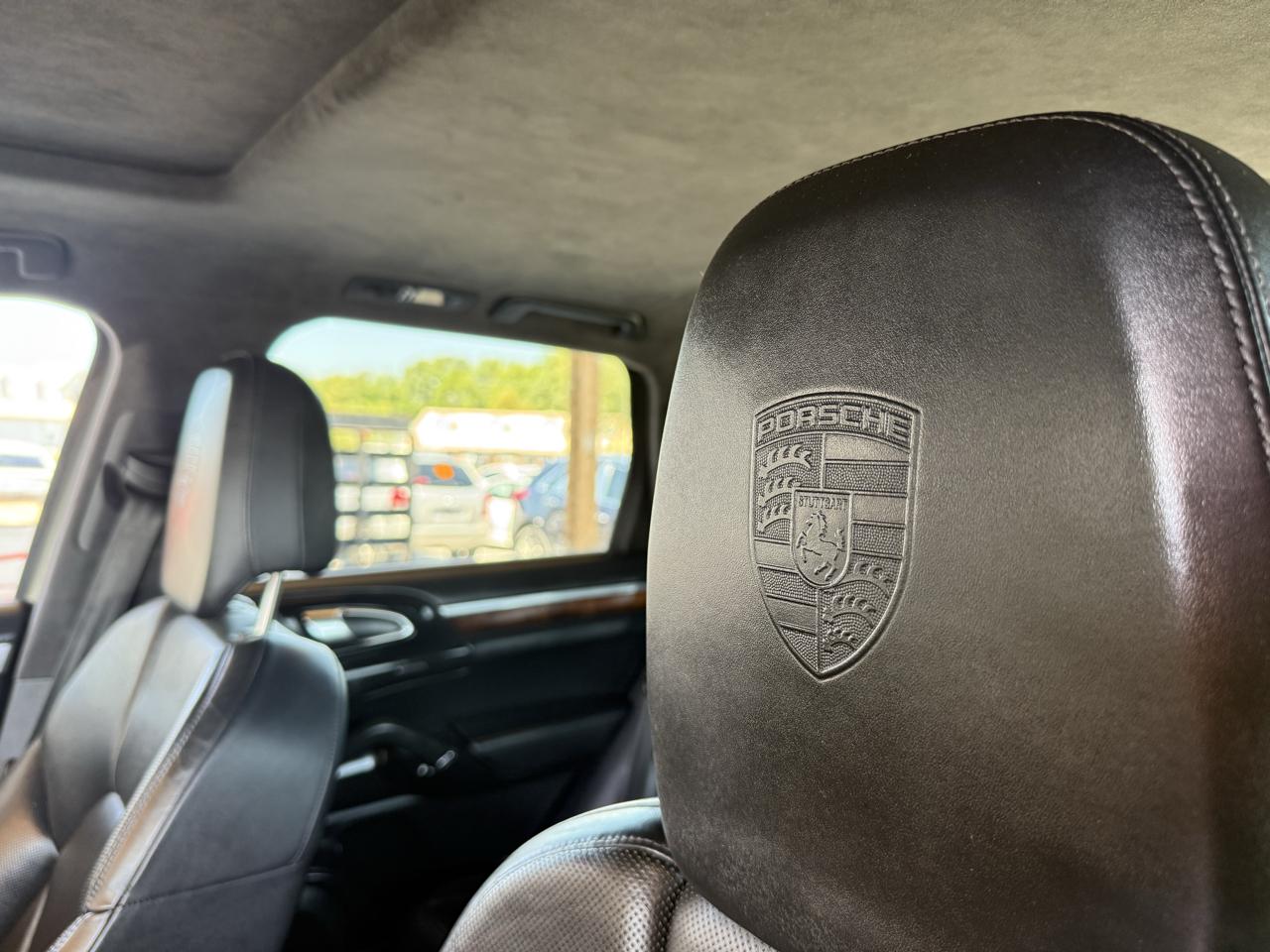 Porsche Cayenne AWD 4dr Turbo 2011